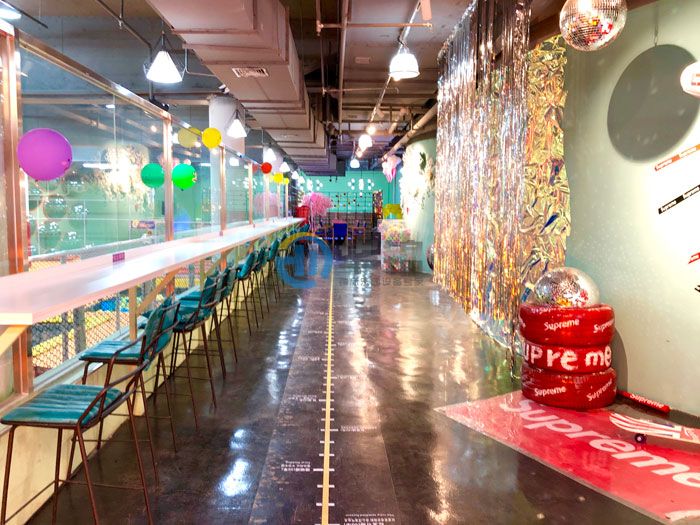 阳泉蹦床公园休息区